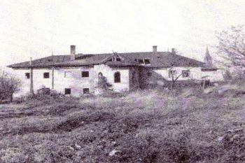 zadní křídlo zámku s kaplí kol. roku 1960 (© NPÚ Ostrava)