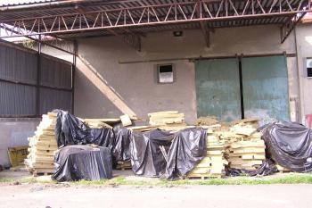 Místo, kde na zámek navazoval a rozkládala se vzácná zámecká kaple sv. Archanděla Michaela ( © Jan P. Štěpánek 10/2006)