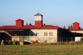 celkový pohled na zámek od východu ( © Jan P. Štěpánek 11/2006)