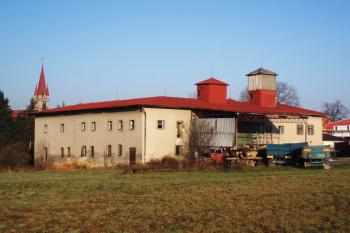 celkový pohled na zámek od jihu ( © Jan P. Štěpánek 11/2006)