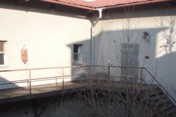 severozápadní nároží nádvoří zámku ( © Jan P. Štěpánek 11/2006)