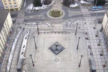 Celkový pohled na Prokešovo náměstí před Novou radnicí. ( © Jan P. Štěpánek 03/2006)