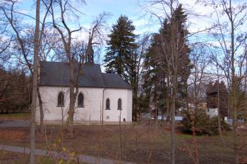 kostelík se zvonicí (© Rodochrozit        , 11/2013)