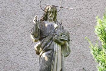 Socha sv. Jana Křtitele u kostela ( © Jan P. Štěpánek 06/2007)
