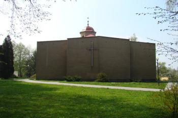 Pohled na zadní část kostela sv. Anny - samotná úprava byla ukončena v roce 1971. ( © Miroslav BITTER 04/2008)
