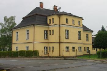 jiižní strana zámku (© D Dohňanský, 08/2014)