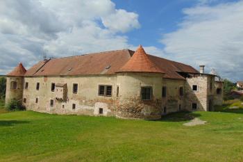 Sv. nároží zámku (© Dušan Dohňanský  08/2021)