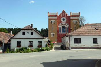 Nově opravená synagoga v Nové Cerekvi (© Jiří Cukr, 08/2013)