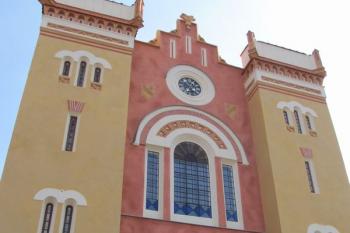 Průčelí - po opravě (© Helena Dvořáková, 09/2016)