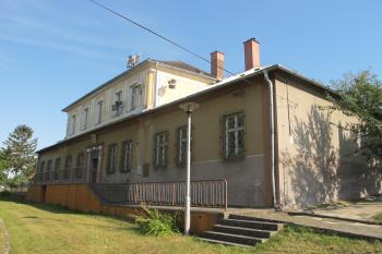 jižní čelní strana zámku (© D Dohňanský, 07/2018)