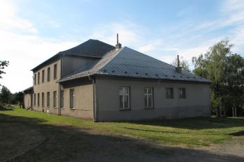 sz. komplet pžestavěné nároží zámku (© D Dohňanský, 07/2018)