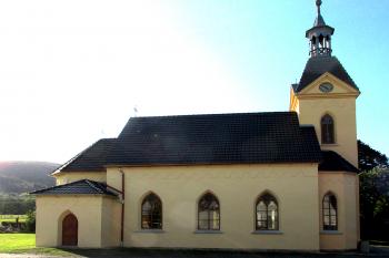 Kostel sv. Antonína Paduánského v Heřmanicích, místní části Jablonného v Podještědí (© Pavel Vítek 09/2019)