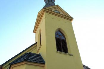 Kostel sv. Antonína Paduánského v Heřmanicích, místní části Jablonného v Podještědí (© Pavel Vítek 09/2019)