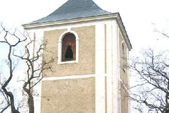 Hlavní vchod do věže bývalé tvrze ( © Pavel Vítek 04/2006)