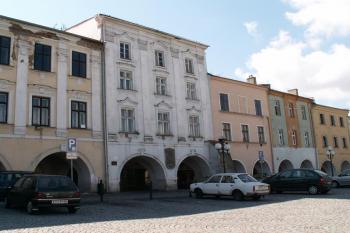pohled na průčelí Ditrichštejnského domu č.6 (© Miroslav BITTER 04/2006)