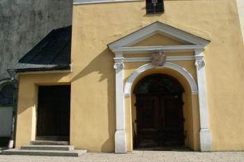 Portál vstupních dveří ( © Miroslav BITTER 04/2006)