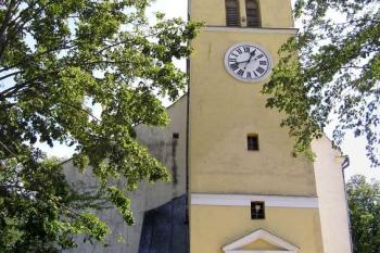 vstupní průčelí  kostela ( © Jan P. Štěpánek 07/2007)