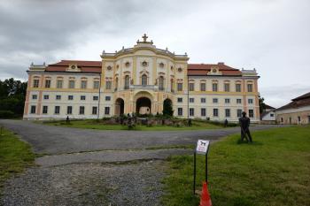 zámecká fasáda je již kompletně zrestaurována (© Jaroslav Špiroch  06/2026)