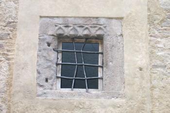 Původní okno tvrze ( © Pavel Vítek 04/2006)