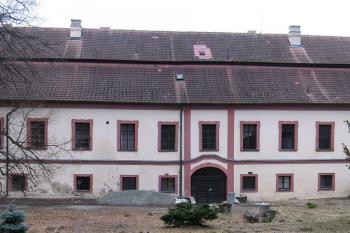 Pohled na zámek z parku ( © Pavel Vítek 04/2006)