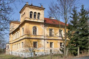 Východní křídlo ( © Luděk Pitter 04/2006)