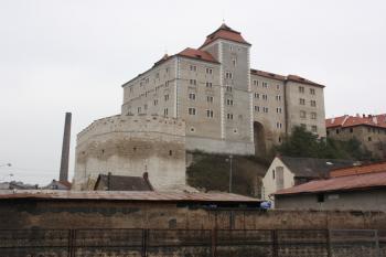 Hrad od břehu Klenice ( © Ivan Grisa 10/2009)