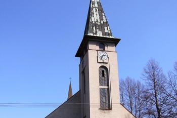 Kostel sv. Václava od západu ( © Jan P. Štěpánek 04/2007)