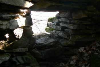 Střílna v baště (© Prudký Martin, 03/2008)