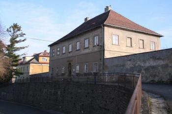 protější fara (© Stanislav Drda 02/2008)