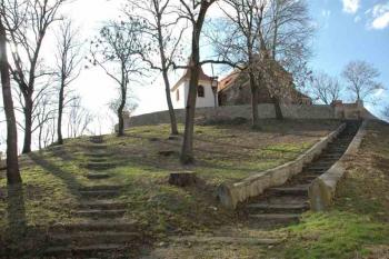 Cesty ke kostelu ( © Aleš Marek 04/2006)