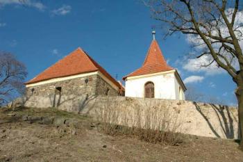 Pohled ze severní strany ( © Aleš Marek 04/2006)