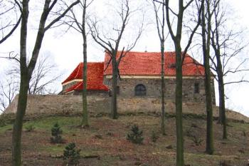 Kostel sv.Bartoloměje v Mochově ( © Pavel Vítek 03/2007)