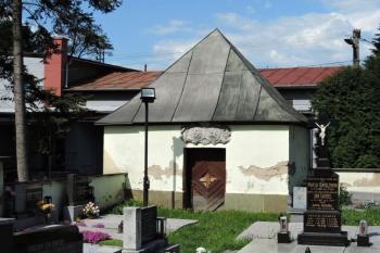 celkový pohled na hrobku rodu Saint Genois ( © Jan P. Štěpánek 05/2014)