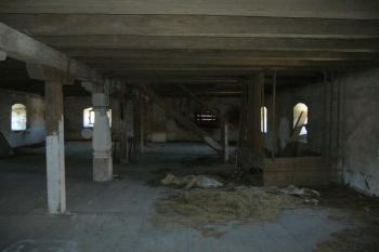 Ineriéry hospodářských budov (© Jaroslav Šefčík, 03/2009)
