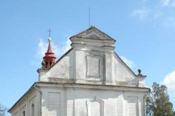 Pohled z čela kostela ( © Aleš Marek 04/2006)