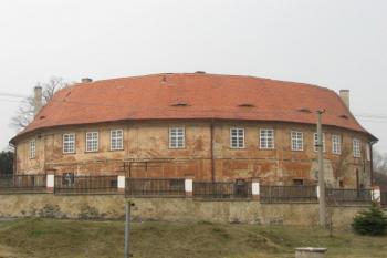 Nepomyšl zámek (© Štefan Báťa, 04/2008)