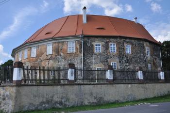 Zámek (© Štefan Báťa, 08/2010)