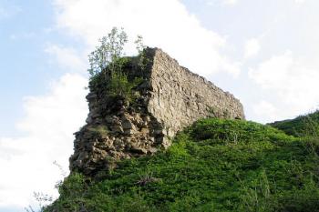 západní stěna čelní věže ( © Pavel Zany Komárek 7.5. 2005)