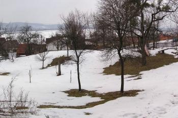 Lokalita tvrze dle M. Plačka ( © Jan P. Štěpánek 04/2006)