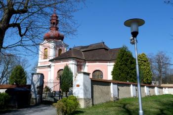 Barokní kostel Zvěstování Panny Marie z roku 1725 ( © František Kinař 05/2017)