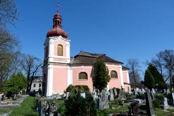 Barokní kostel Zvěstování Panny Marie z roku 1725 ( © František Kinař 05/2017)
