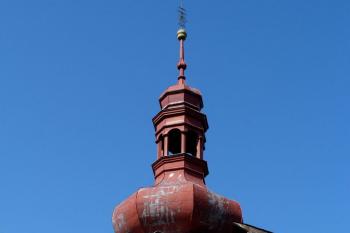 Barokní kostel Zvěstování Panny Marie z roku 1725 ( © František Kinař 05/2017)
