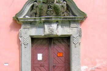 Kostel v Dymokurech ( © Pavel Vítek 05/2007)