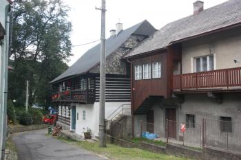 Folkrtovsko (dům čp. 113) odzadu ( © Ivan Grisa 09/2010)