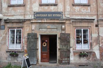 Dům čp. 141: hlavní portál ( © Ivan Grisa 09/2010)