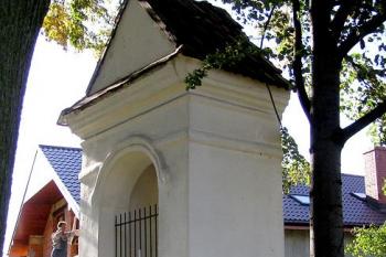 boční pohled na kapli ( © Jan P. Štěpánek 09/2007)