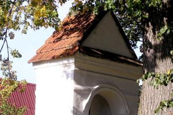 boční pohled na kapli ( © Jan P. Štěpánek 09/2007)