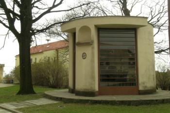 Památník Prokopa Diviše (© Hana Kubikova 04/2006)