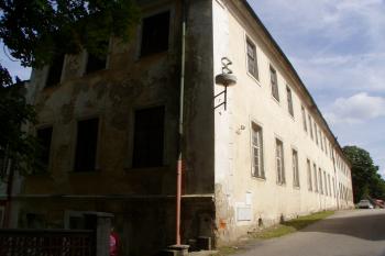 jižní nároží zámku (© Lukáš Pechánek, 08/2011)