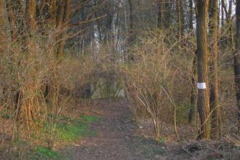 vstupní brána hrůzného místa odpočinku obětí epidemií ( © Ondřej Štěpánek 04/2006)